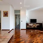 Nicol House Luxury In By Barbarhouse Daire *